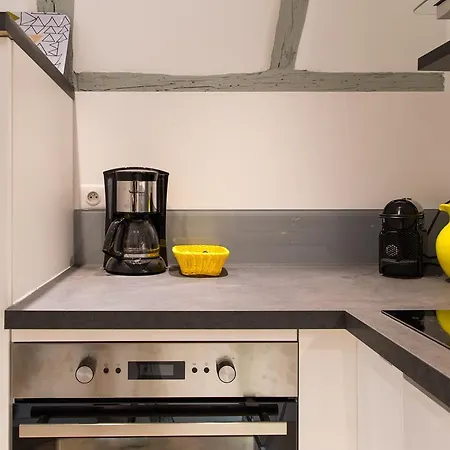 Grand Studio Centre *